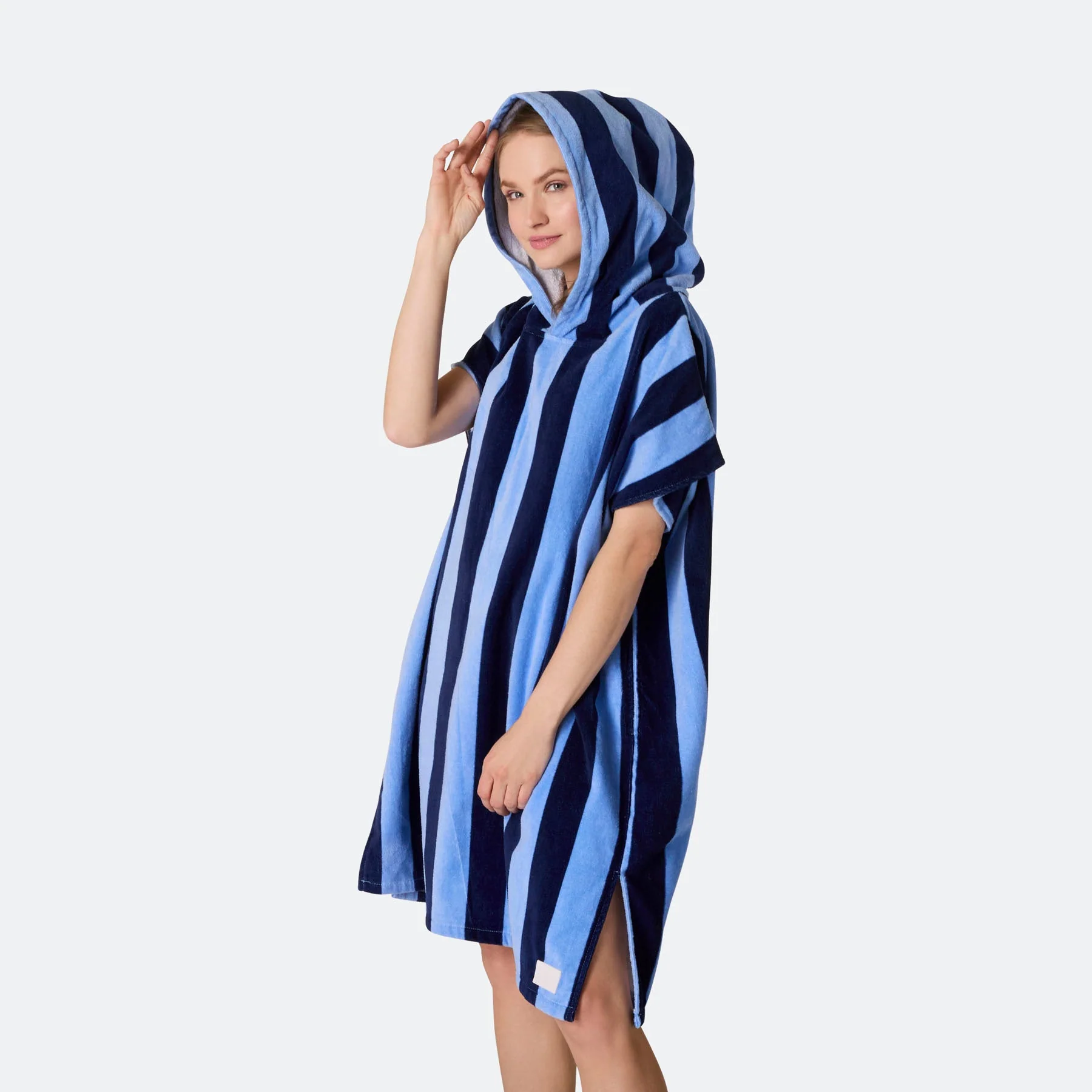 Gestreifter Blauer Badeponcho - Image 11