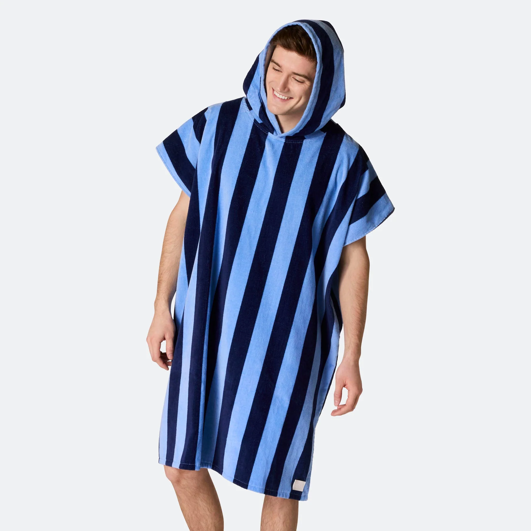 Gestreifter Blauer Badeponcho - Image 16