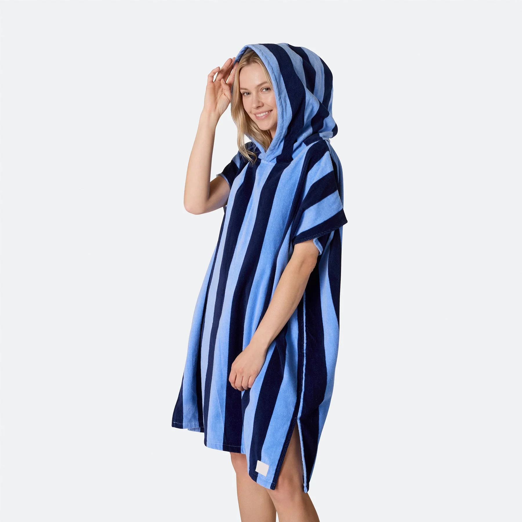 Gestreifter Blauer Badeponcho - Image 3