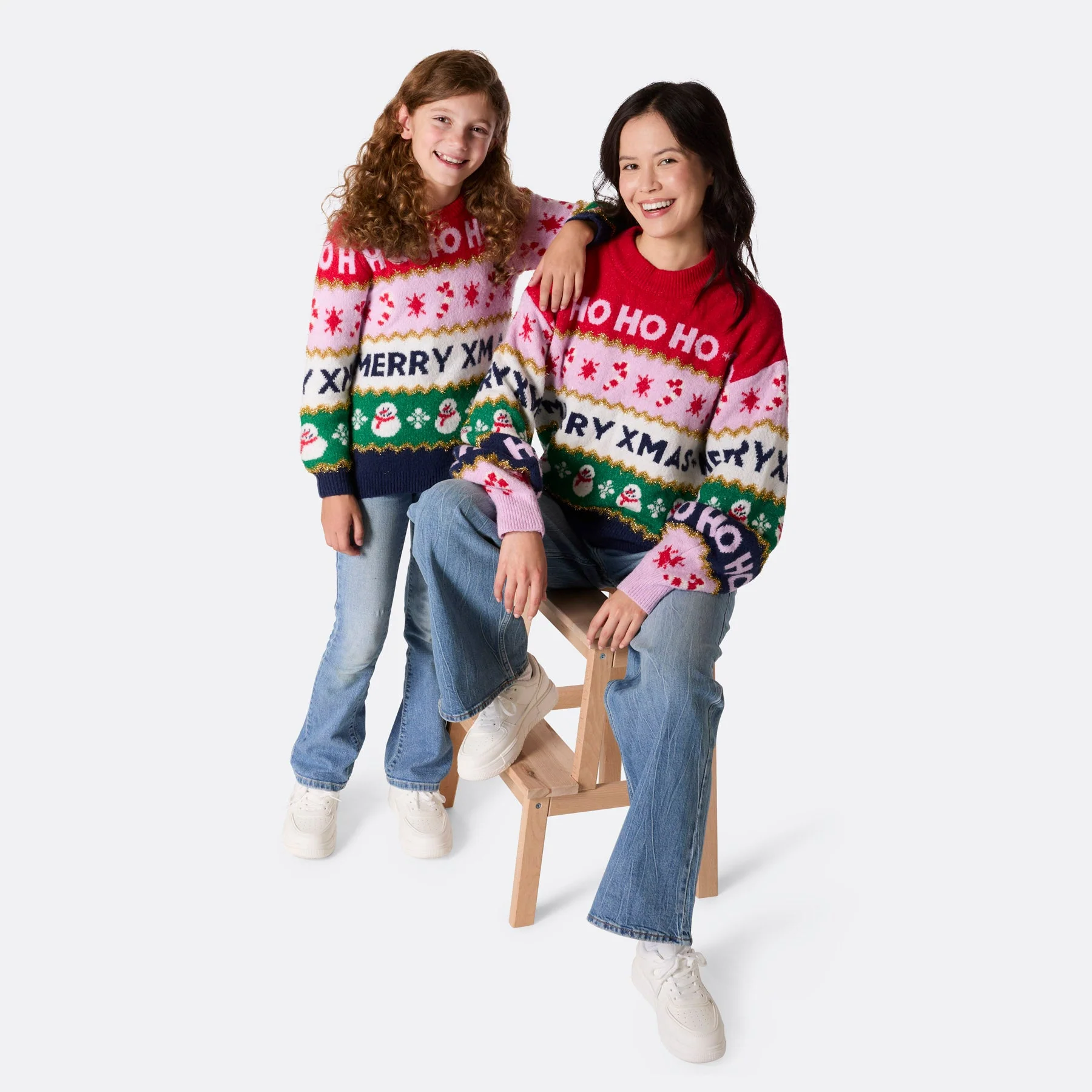 Gestreifter Oversized Weihnachtspullover Damen - Image 10