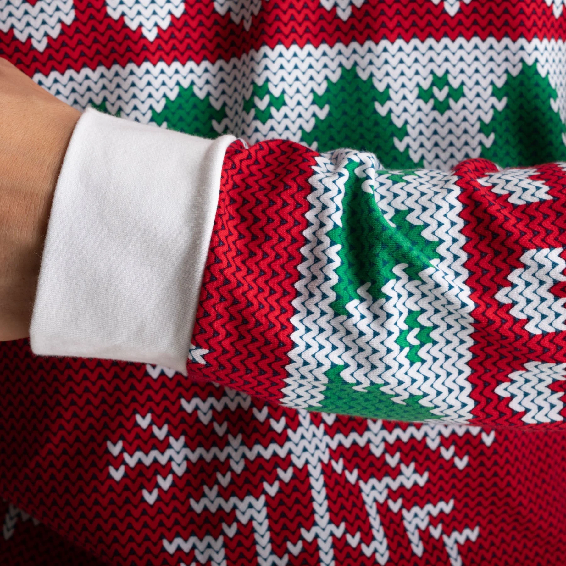 Roter Strickmuster Weihnachtspyjama Damen - Image 6